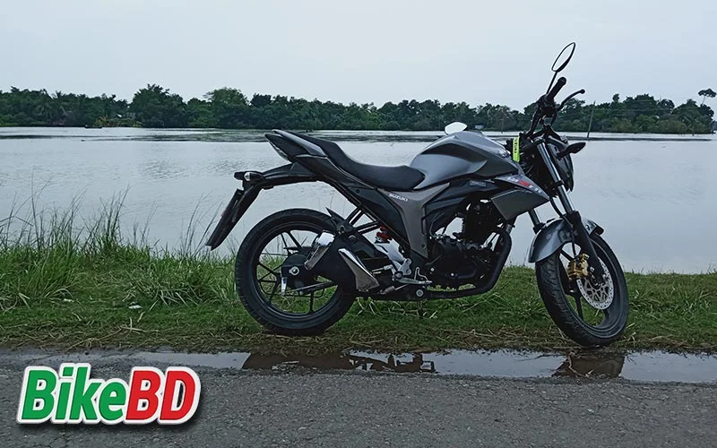 suzuki gixxer 155cc sd side view